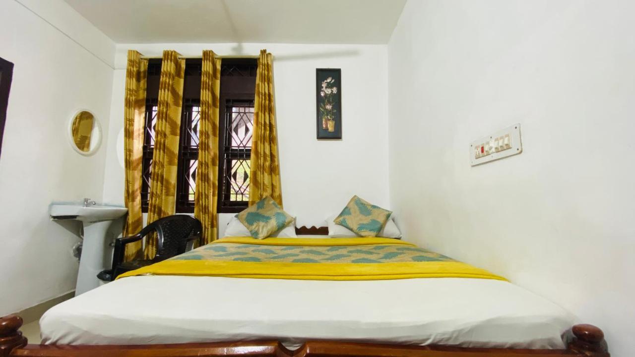 Hotel Caveri Inn Мадикери Екстериор снимка