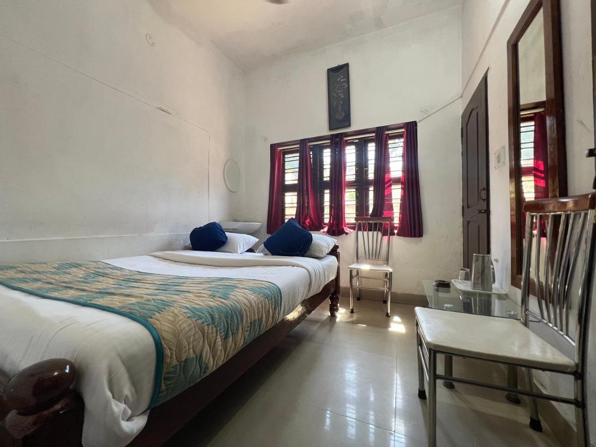 Hotel Caveri Inn Мадикери Екстериор снимка