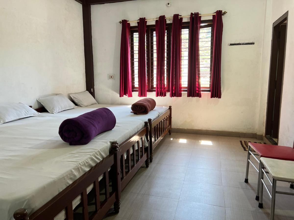 Hotel Caveri Inn Мадикери Екстериор снимка
