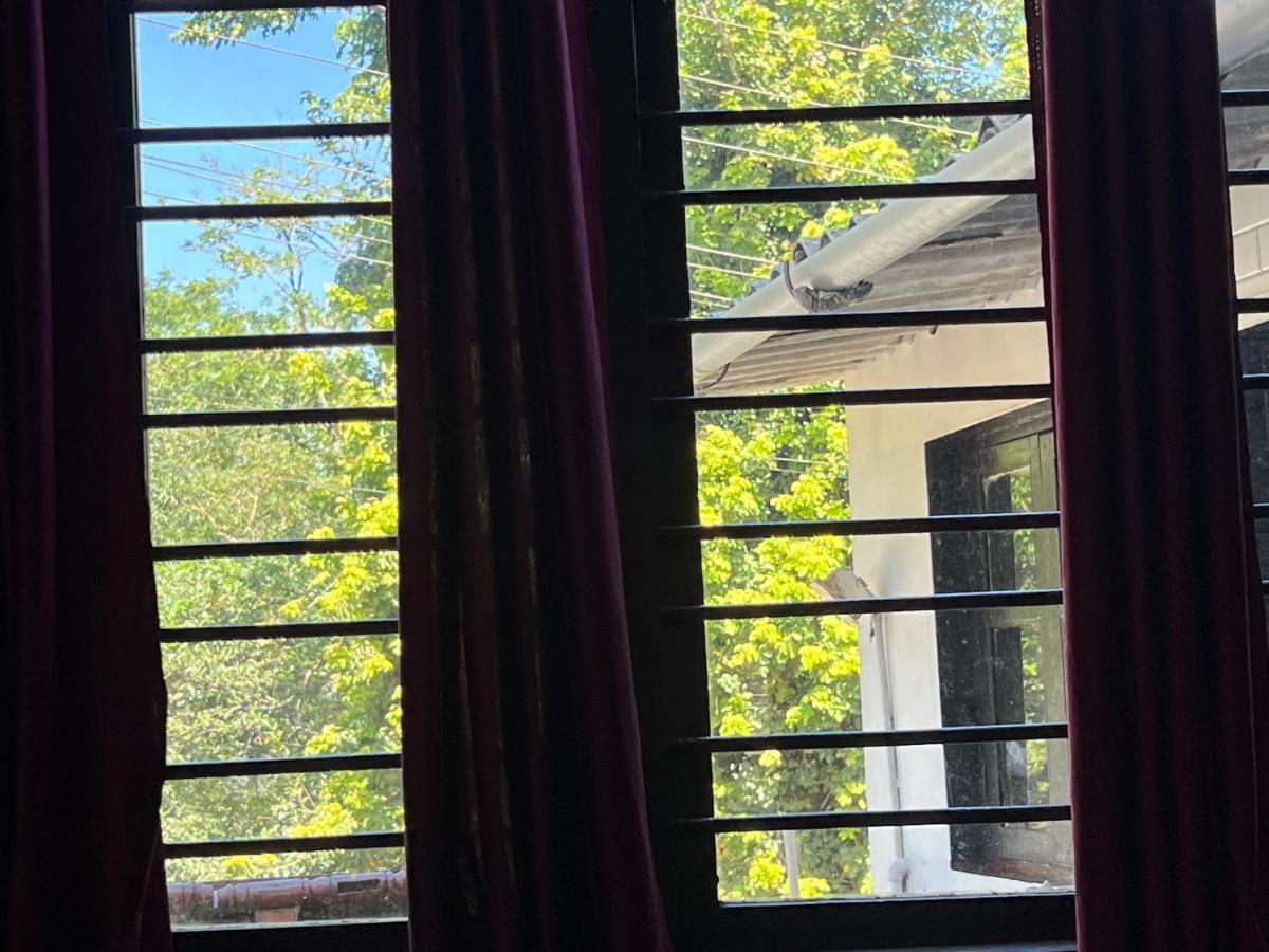 Hotel Caveri Inn Мадикери Екстериор снимка