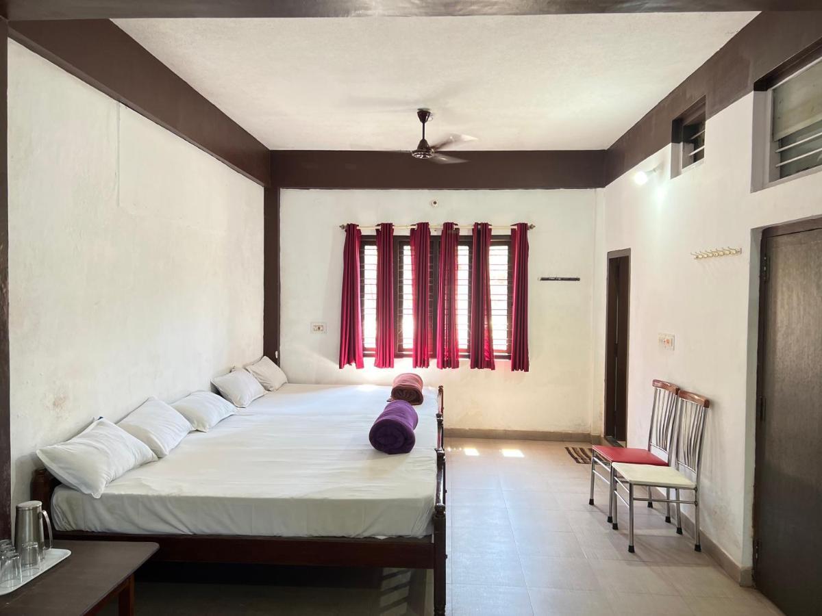 Hotel Caveri Inn Мадикери Екстериор снимка