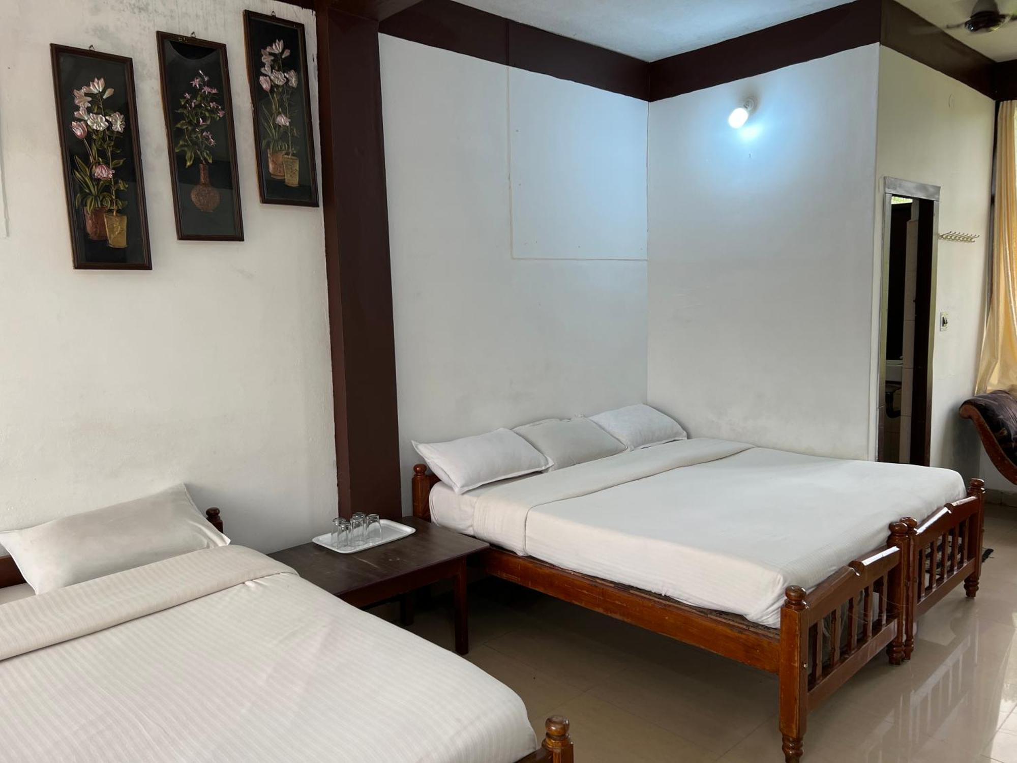 Hotel Caveri Inn Мадикери Екстериор снимка